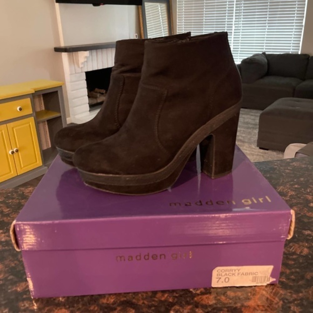 Madden Girl CORRYY BLACK PLATFORM BOOTIE - Picture 4 of 7